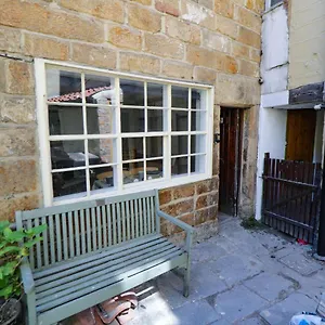 kiwi-cottage-whitby.yorkshirehotels.net/